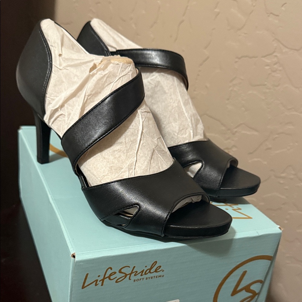 Life Stride Black Open-Toe Heels